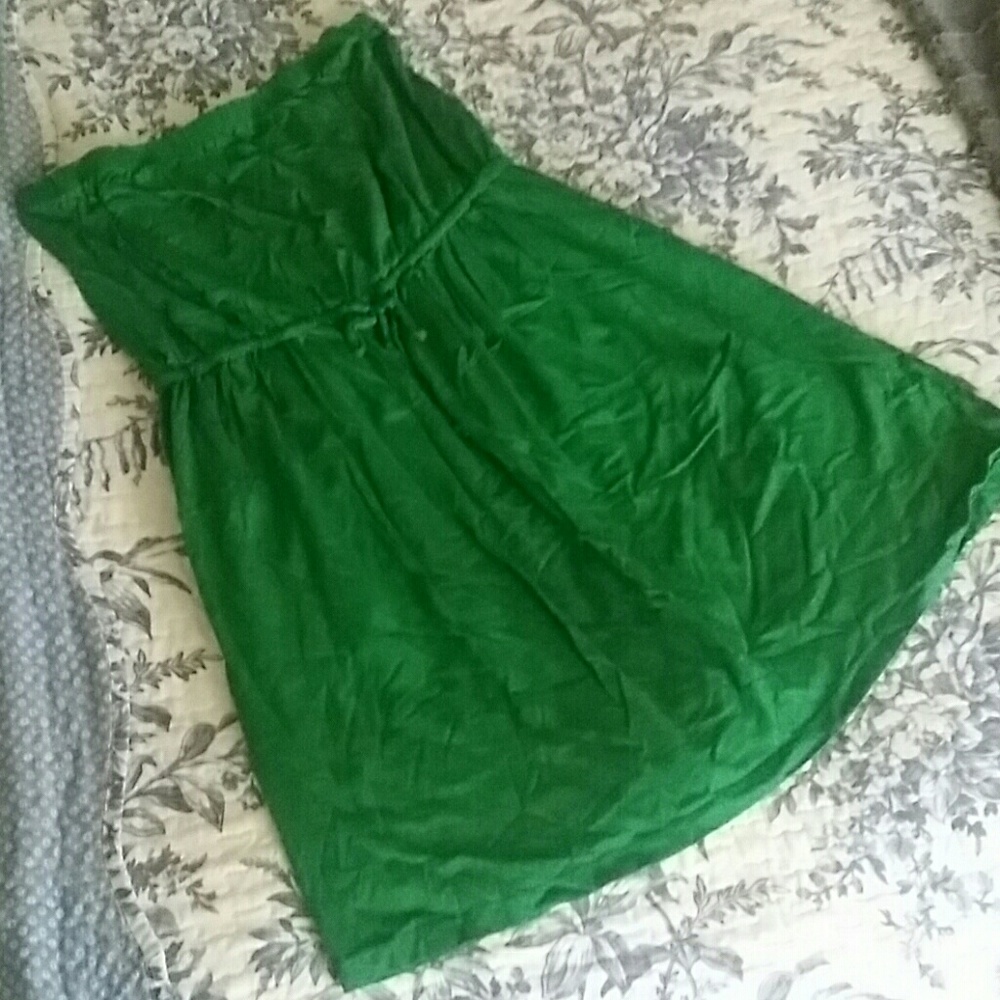Pretty green strapless mini dress